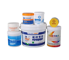 吉安容器可根據(jù)客戶(hù)需求提供一條龍印刷服務(wù)，可做熱轉(zhuǎn)印、絲印、移印、鐵罐印刷、膜內(nèi)貼等印刷工藝印刷。